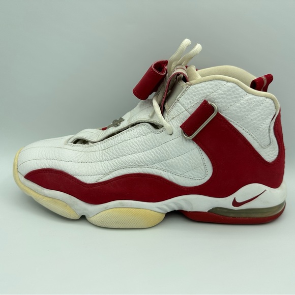 Athletic_Shoes